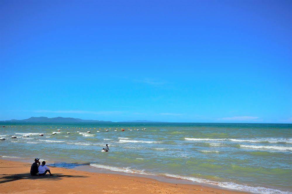 Avila Resort Pattaya Pantai Jomtien Bagian luar foto