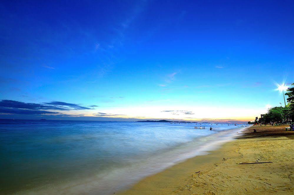 Avila Resort Pattaya Pantai Jomtien Bagian luar foto