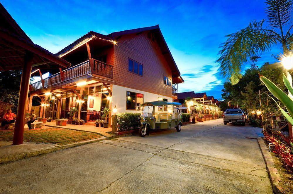 Avila Resort Pattaya Pantai Jomtien Bagian luar foto