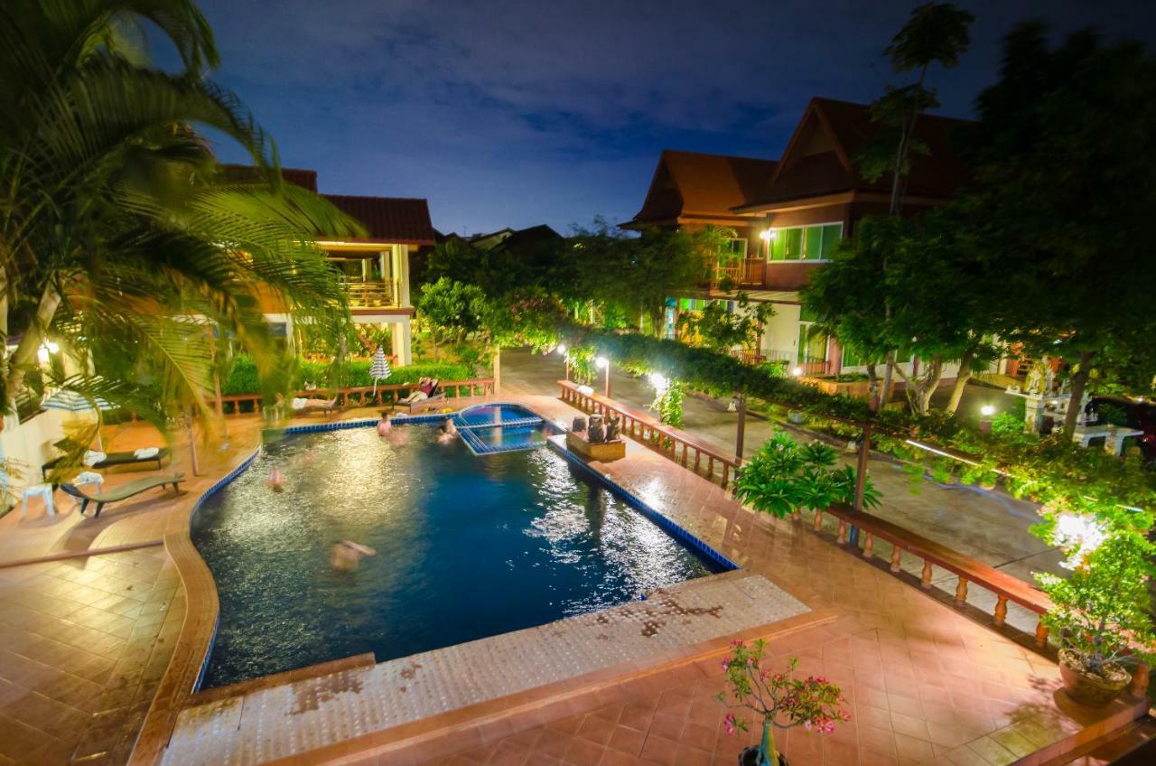 Avila Resort Pattaya Pantai Jomtien Bagian luar foto